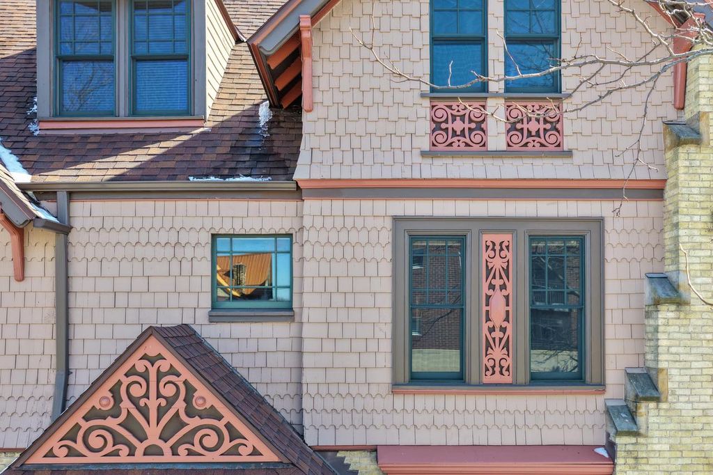 Photo of 1624 N Farwell AVENUE, Milwaukee, WI 53202 (MLS # 1952240)