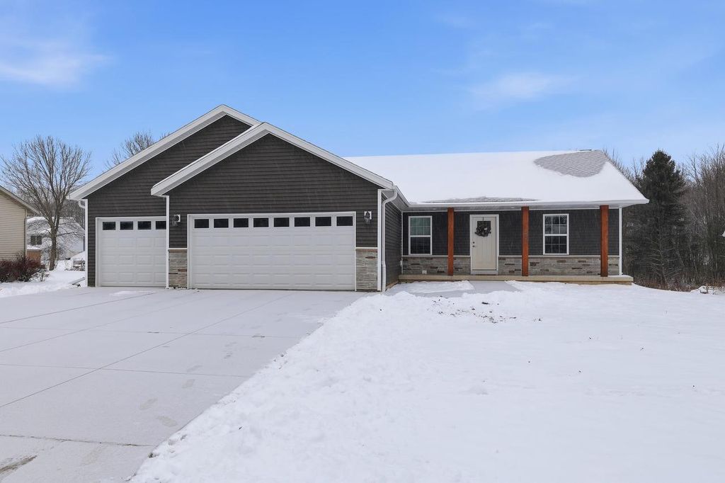 Photo of 831 Fairway DRIVE, Mosinee, WI 54455 (MLS # 22505656)