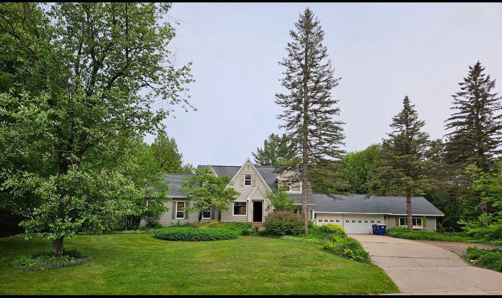 Photo of 4711 Edgewood BOULEVARD, Wausau, WI 54401 (MLS # 22600063)