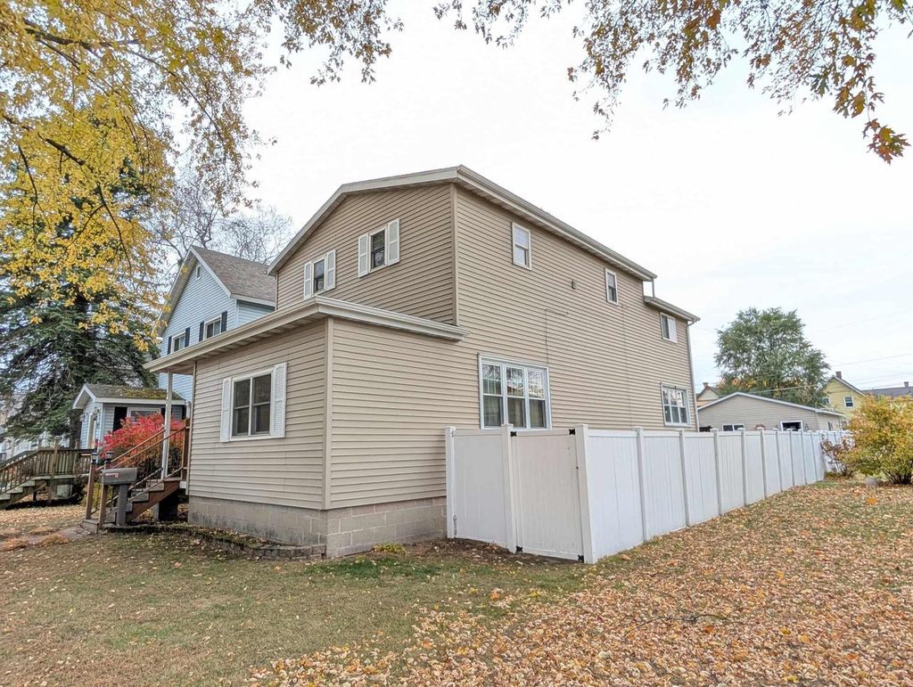 Photo of 723 Water STREET, Marinette, WI 54143 (MLS # 50317929)