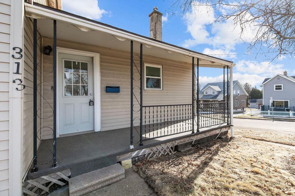 Photo of 313 S Lincoln AVENUE, Beaver Dam, WI 53916 (MLS # 50321246)