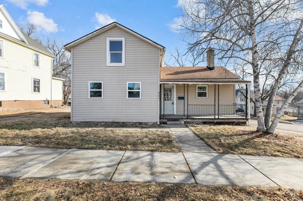 Photo of 313 S Lincoln AVENUE, Beaver Dam, WI 53916 (MLS # 50321246)