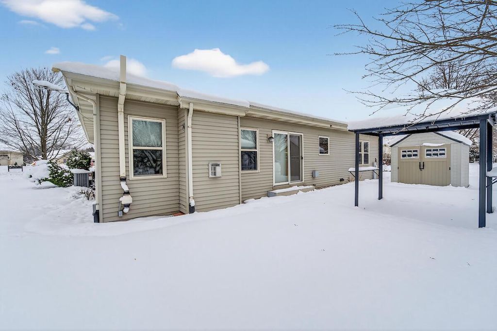 Photo of 1706 Spring Meadow LANE, Mount Pleasant, WI 53406 (MLS # 1941537)