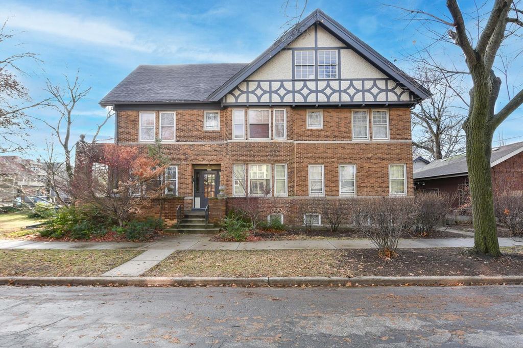 Photo of 4907 W Vine STREET, Milwaukee, WI 53208 (MLS # 1946908)