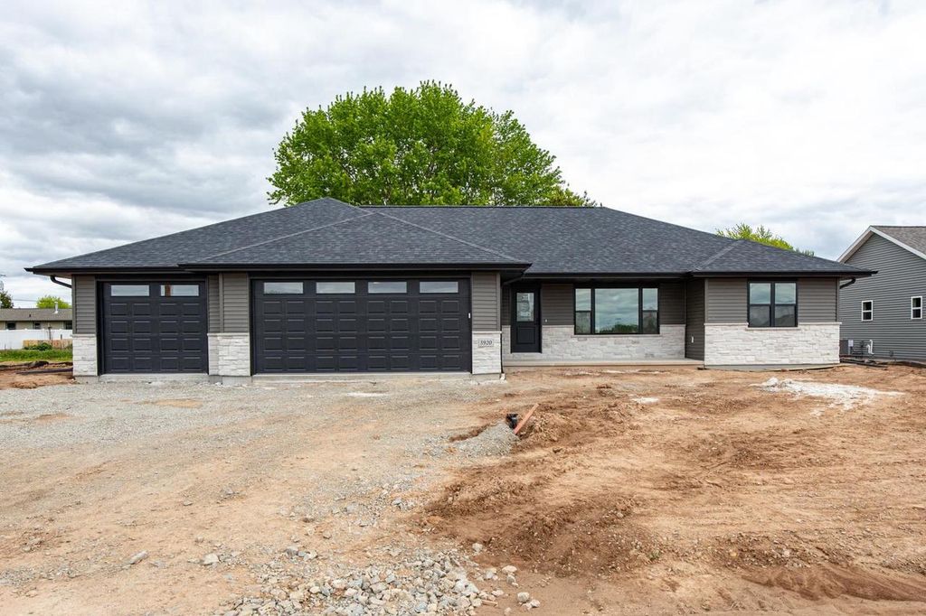 Photo of N3920 Deere DRIVE, Freedom, WI 54913 (MLS # 50326040)