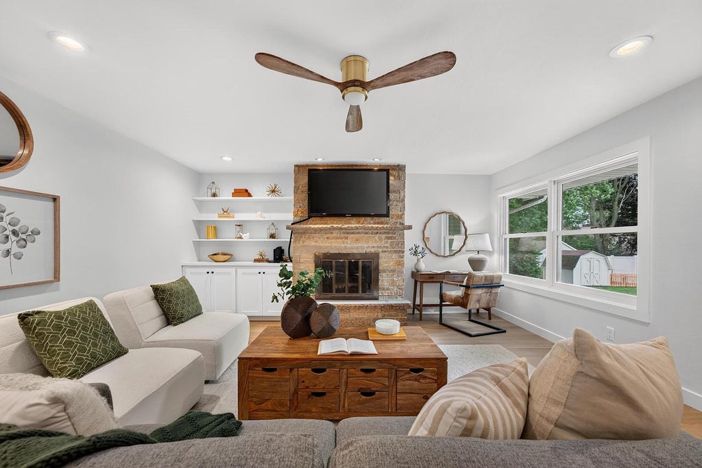 Photo of 11500 N Buntrock AVENUE, Mequon, WI 53092 (MLS # 1979420)