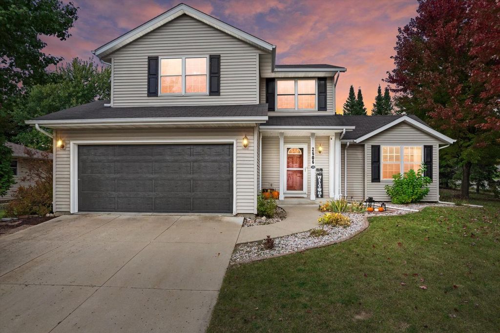 Photo of 2606 Park Forest DRIVE, West Bend, WI 53090 (MLS # 1945871)