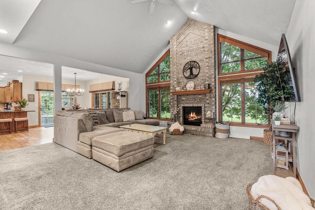Photo of 4469 W Fieldwood LANE, Appleton, WI 54913 (MLS # 50333034)