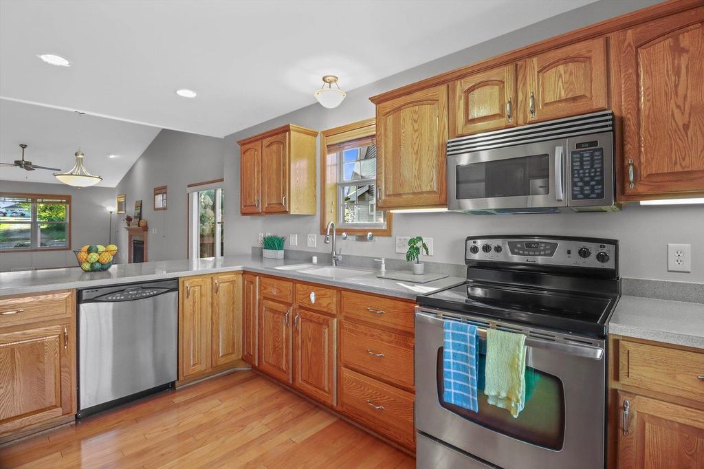 Photo of 9824 Hawks Nest DRIVE, Verona, WI 53593 (MLS # 2009333)
