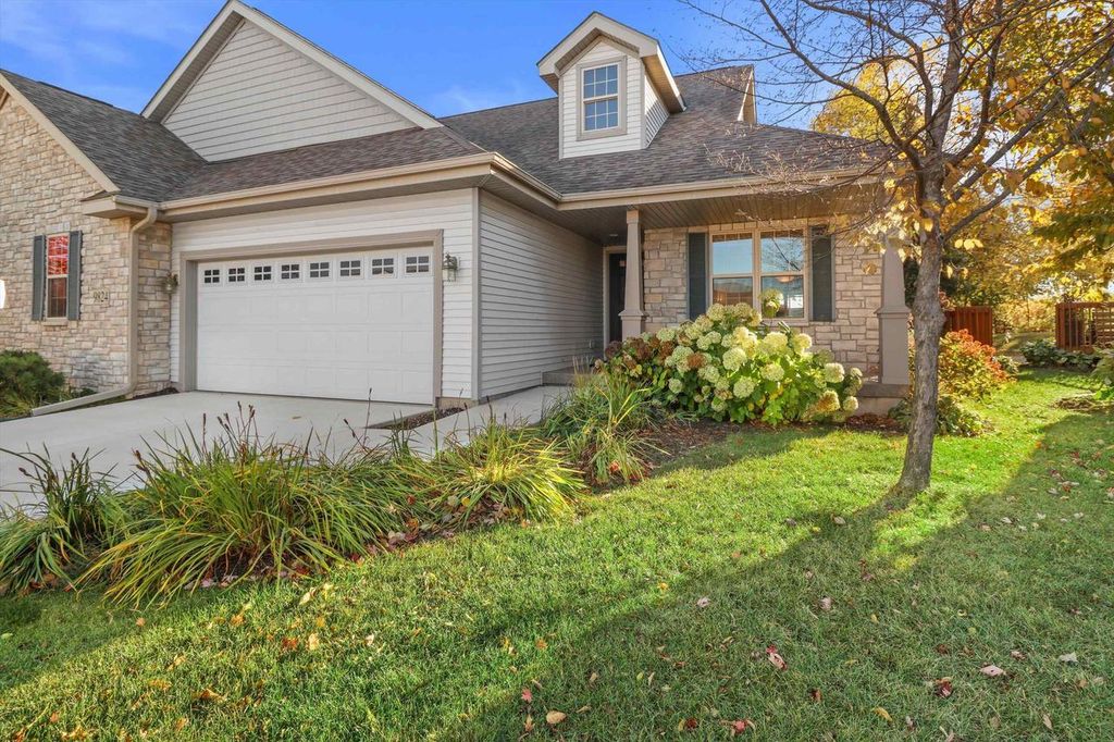 Photo of 9824 Hawks Nest DRIVE, Verona, WI 53593 (MLS # 2009333)