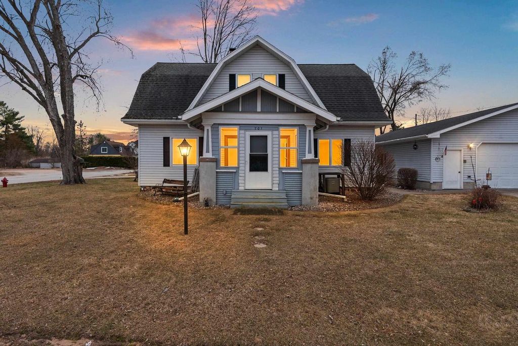 Photo of 701 E Pleasant STREET, Gresham, WI 54128 (MLS # 50323721)