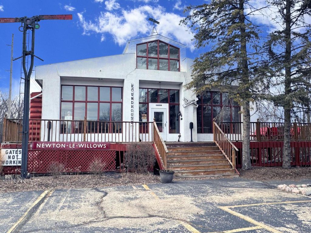 Photo of 301 E Townline ROAD #11, Lake Geneva, WI 53147 (MLS # 1952028)