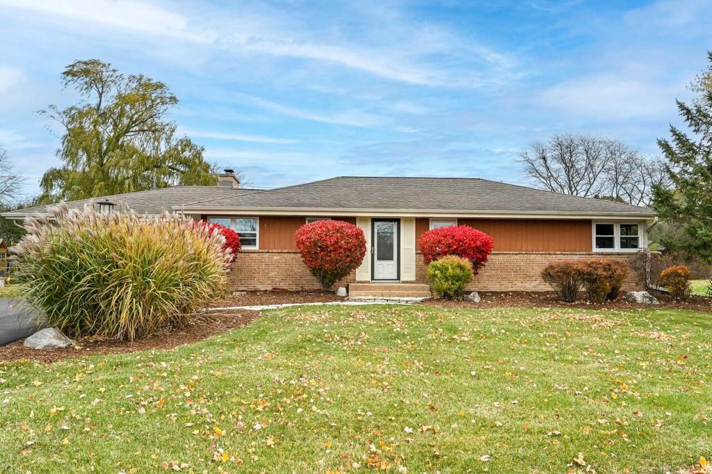 Photo of 9032 N Regent ROAD, Bayside, WI 53217 (MLS # 1944619)