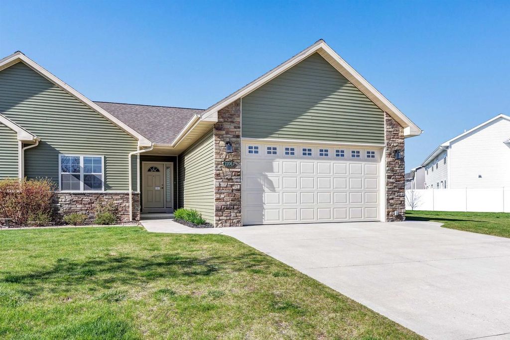 Photo of 2206 Blue Stem LANE, De Pere, WI 54115 (MLS # 50324869)