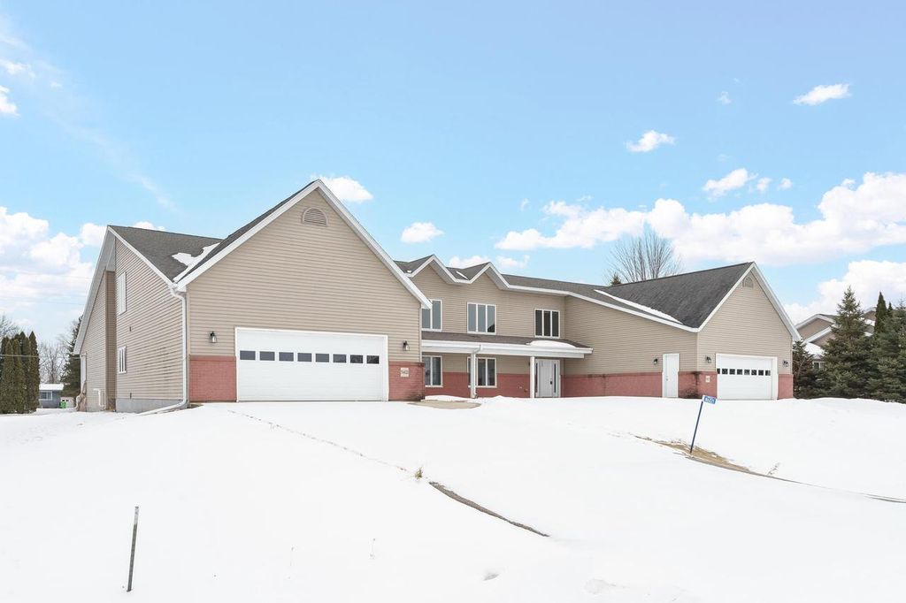 Photo of N6021 Westview DRIVE #1, Fond Du Lac, WI 54937 (MLS # 2017972)