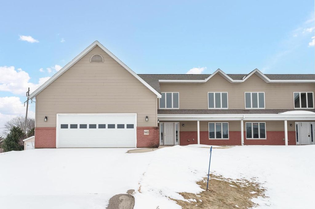 Photo of N6021 Westview DRIVE #1, Fond Du Lac, WI 54937 (MLS # 2017972)