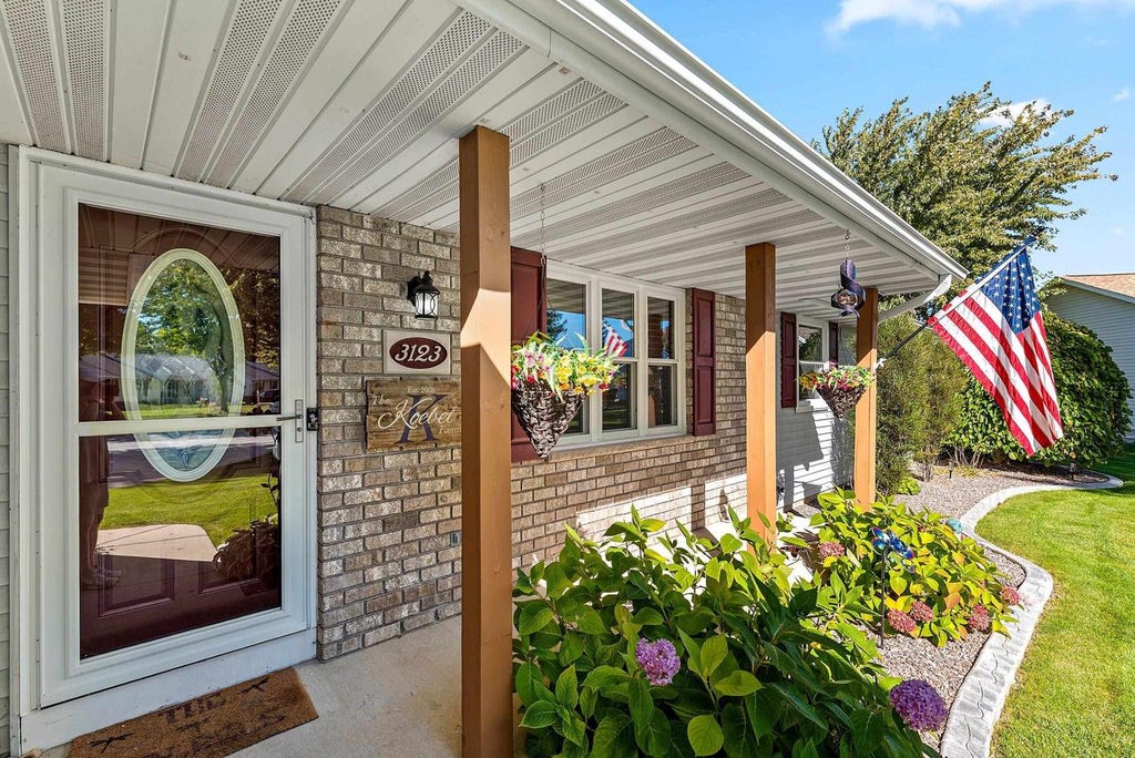 Photo of 3123 W Ottertail COURT, Green Bay, WI 54311 (MLS # 50334028)