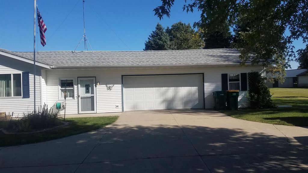 Photo of 421 Main STREET, Gays Mills, WI 54631 (MLS # 1945056)