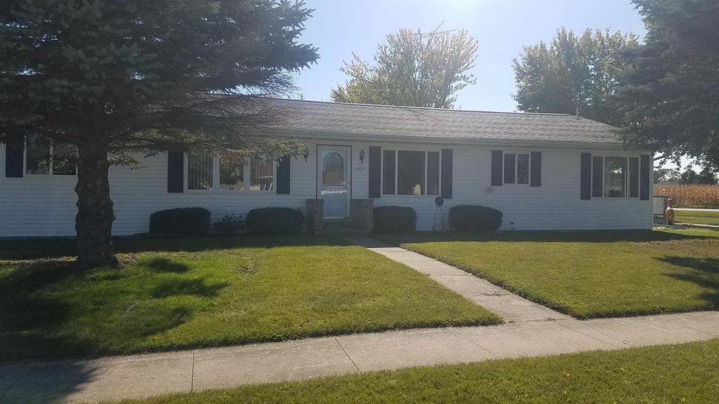 Photo of 421 Main STREET, Gays Mills, WI 54631 (MLS # 1945056)