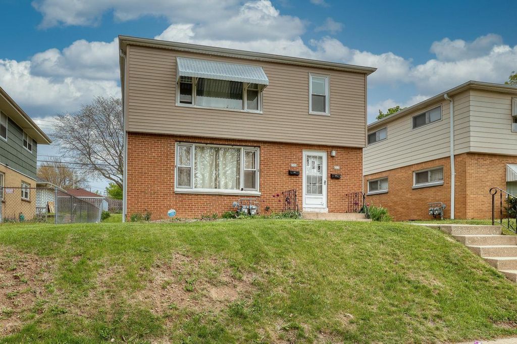 Photo of 8508 W Keefe AVENUE, Milwaukee, WI 53222 (MLS # 1962391)