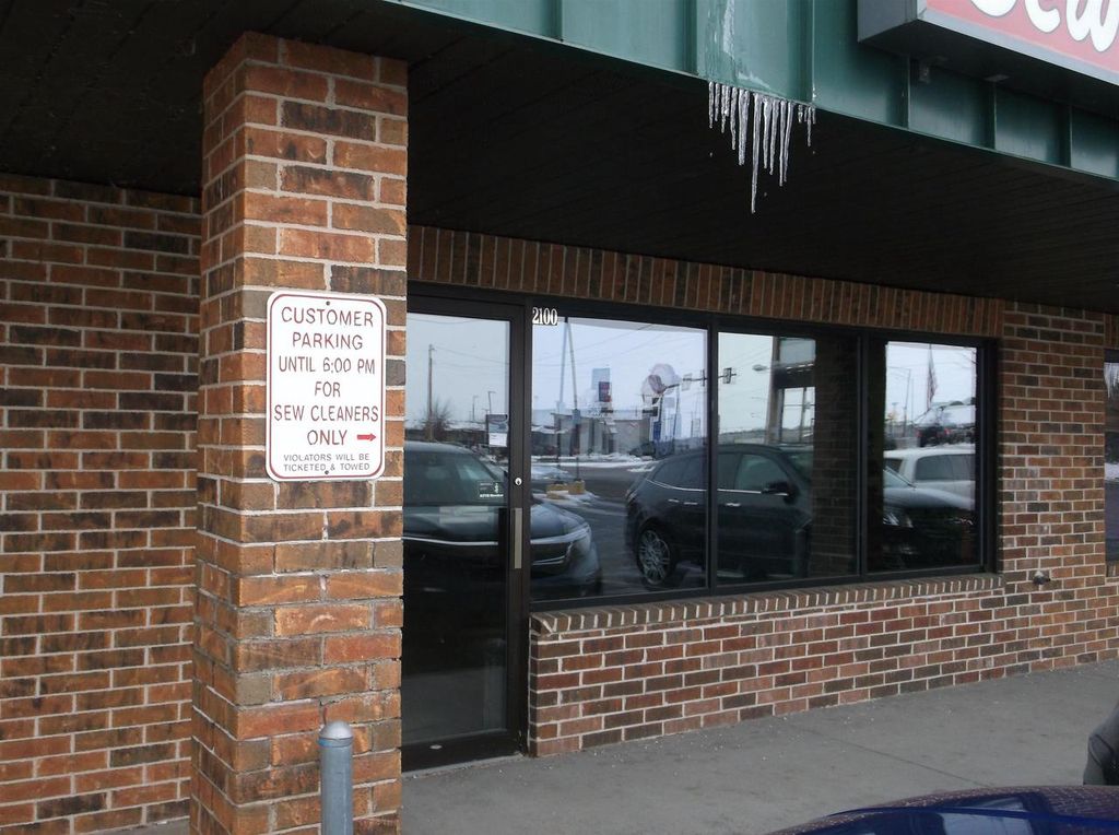 Photo of 2010 W 9th AVENUE, Oshkosh, WI 54904 (MLS # 50318773)