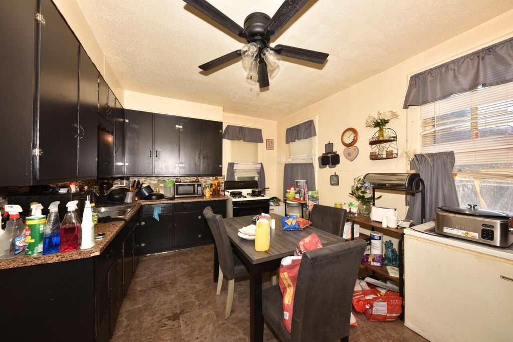 Photo of 1209 N 25th STREET, Milwaukee, WI 53205 (MLS # 1935344)