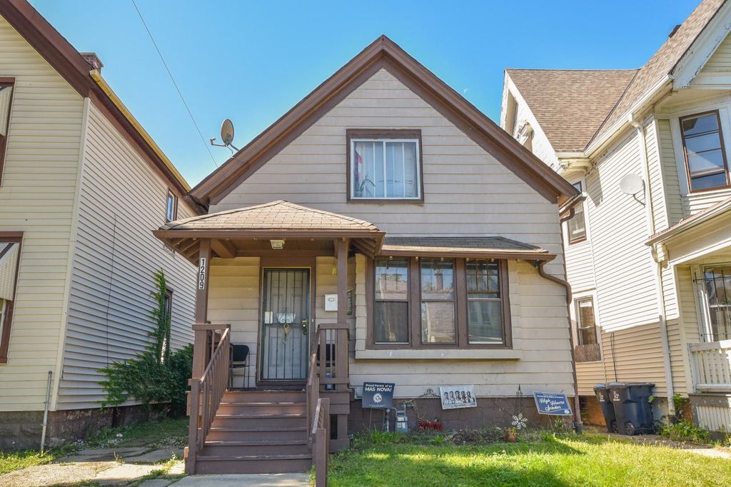 Photo of 1209 N 25th STREET, Milwaukee, WI 53205 (MLS # 1935344)