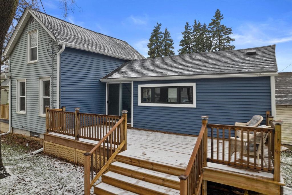 Photo of 1610 Liberty STREET, Racine, WI 53404 (MLS # 1953747)