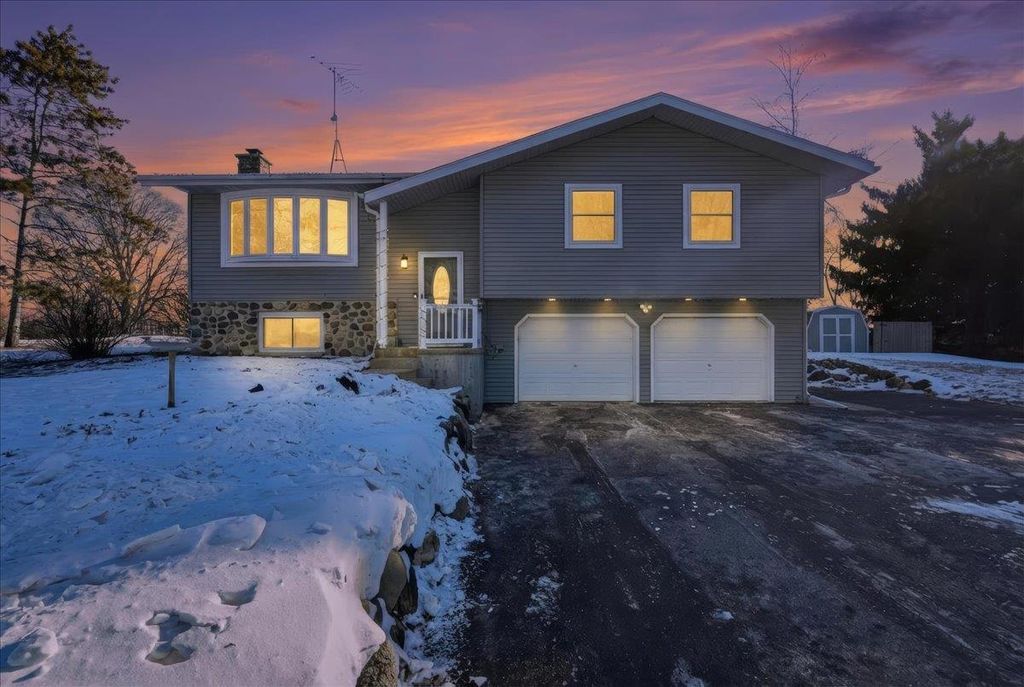 Photo of 2817 Spring Hill DRIVE, Stoughton, WI 53589 (MLS # 2015445)