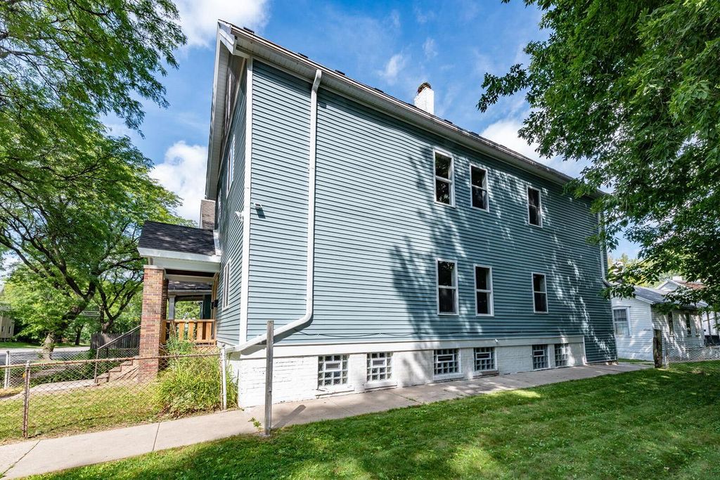 Photo of 2956 N Palmer STREET #2958, Milwaukee, WI 53212 (MLS # 1934905)