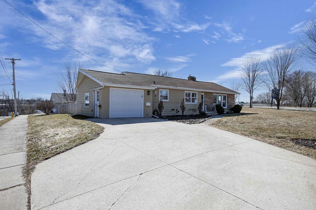 Photo of 413 Madison STREET, Little Chute, WI 54140 (MLS # 50322255)