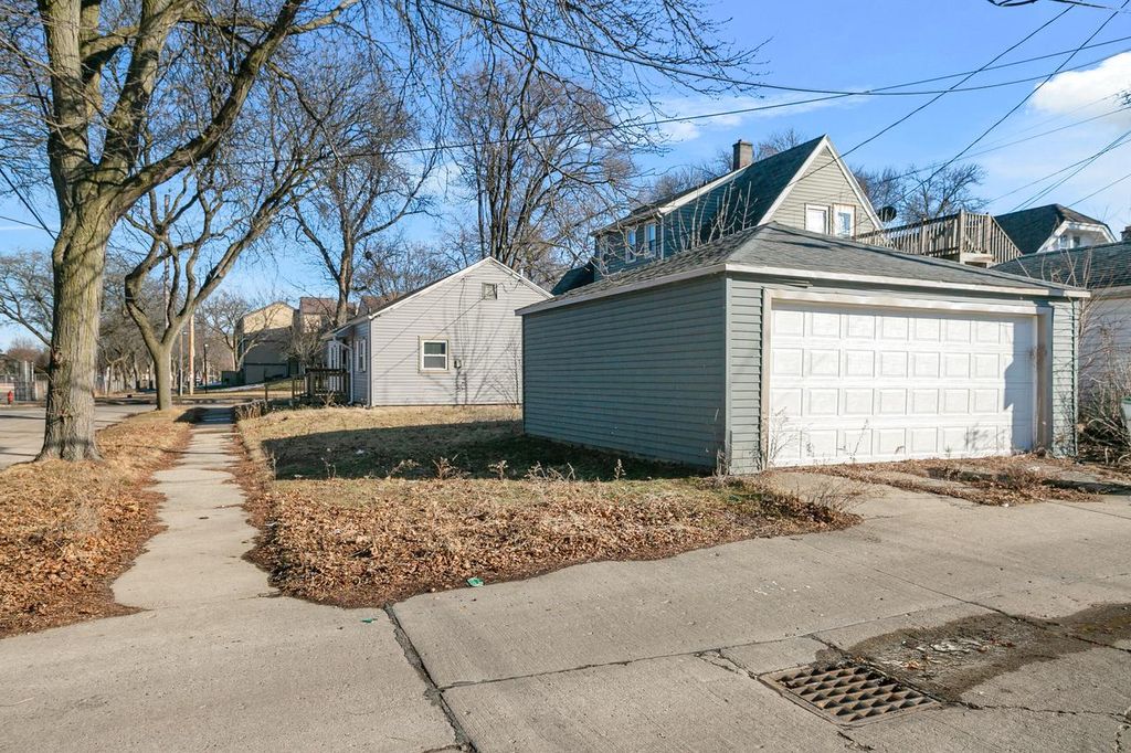 Photo of 4889 N 24th STREET, Milwaukee, WI 53209 (MLS # 1950140)