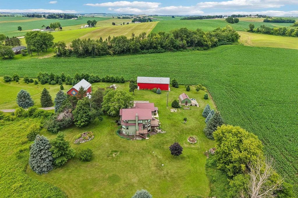 Photo of 6454 Highway 113, Waunakee, WI 53597 (MLS # 2026311)