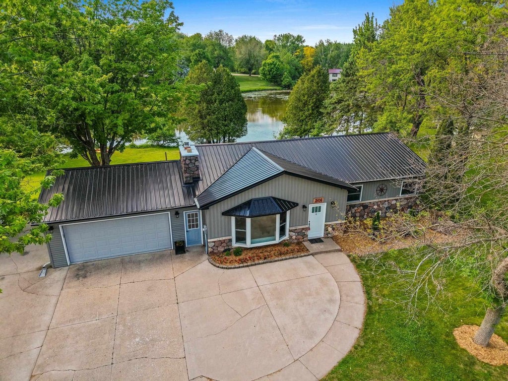 Photo of 201 Lakeside DRIVE, Clintonville, WI 54929 (MLS # 50326629)
