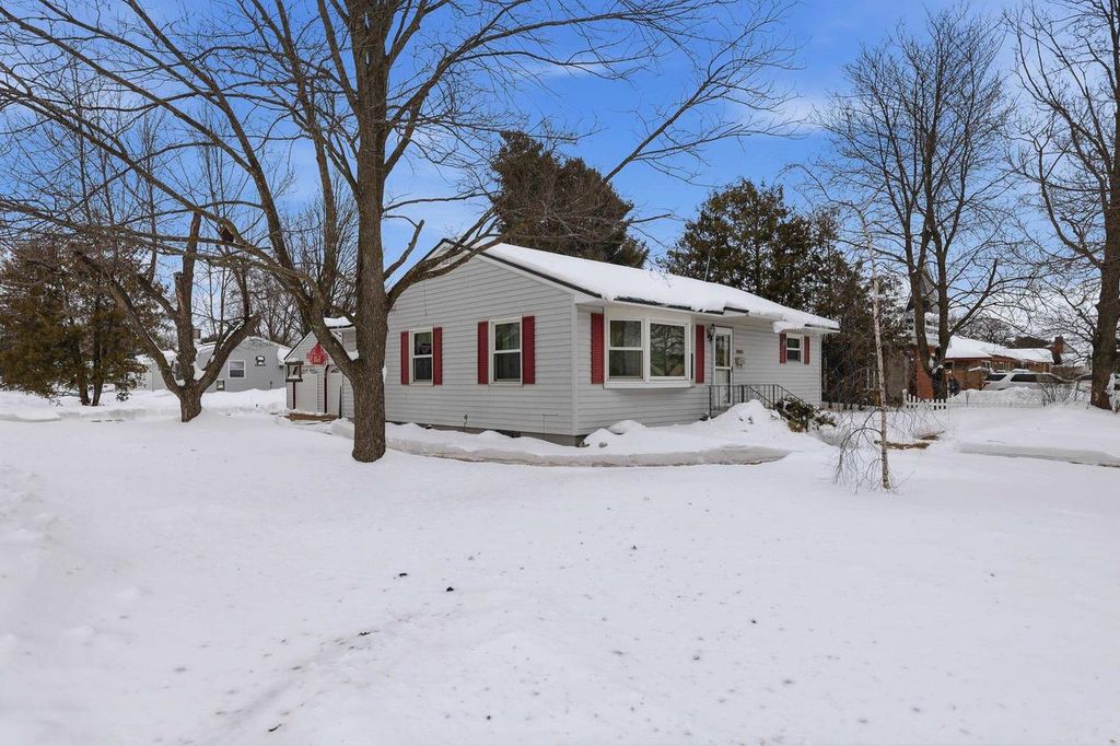 Photo of 2900 Dixon STREET, Stevens Point, WI 54481 (MLS # 22601067)