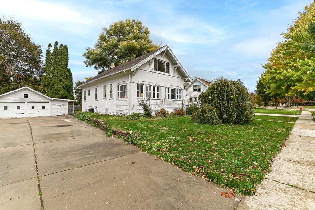 Photo of 232 W Winsor STREET, Elkhorn, WI 53121 (MLS # 1940461)