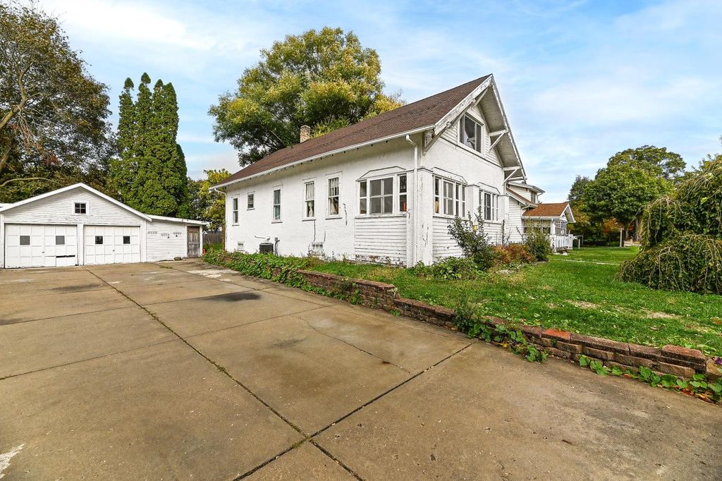 Photo of 232 W Winsor STREET, Elkhorn, WI 53121 (MLS # 1940461)