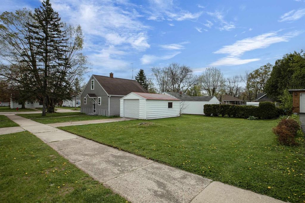 Photo of 161 Garfield AVENUE, Clintonville, WI 54929 (MLS # 50325218)