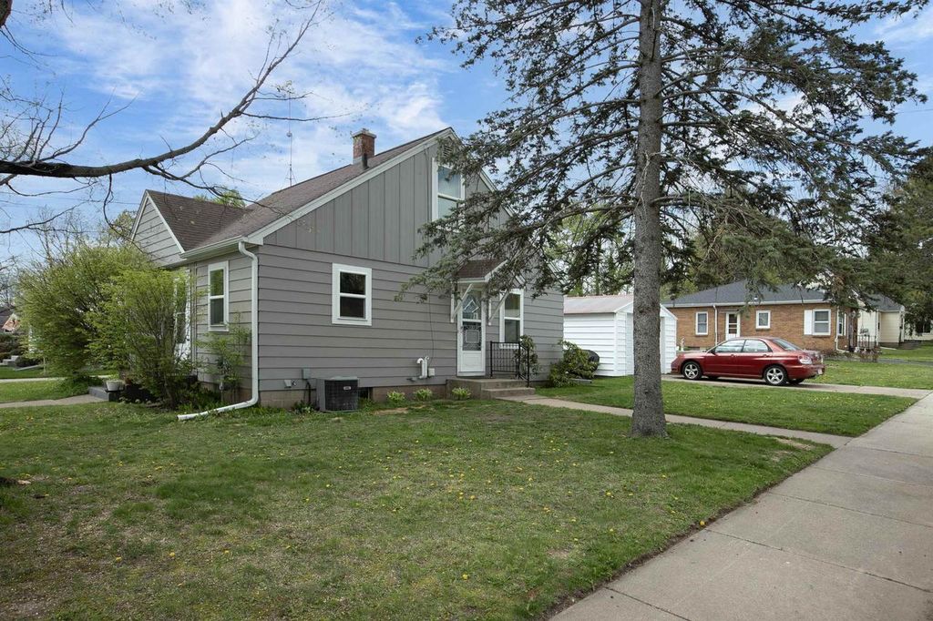 Photo of 161 Garfield AVENUE, Clintonville, WI 54929 (MLS # 50325218)