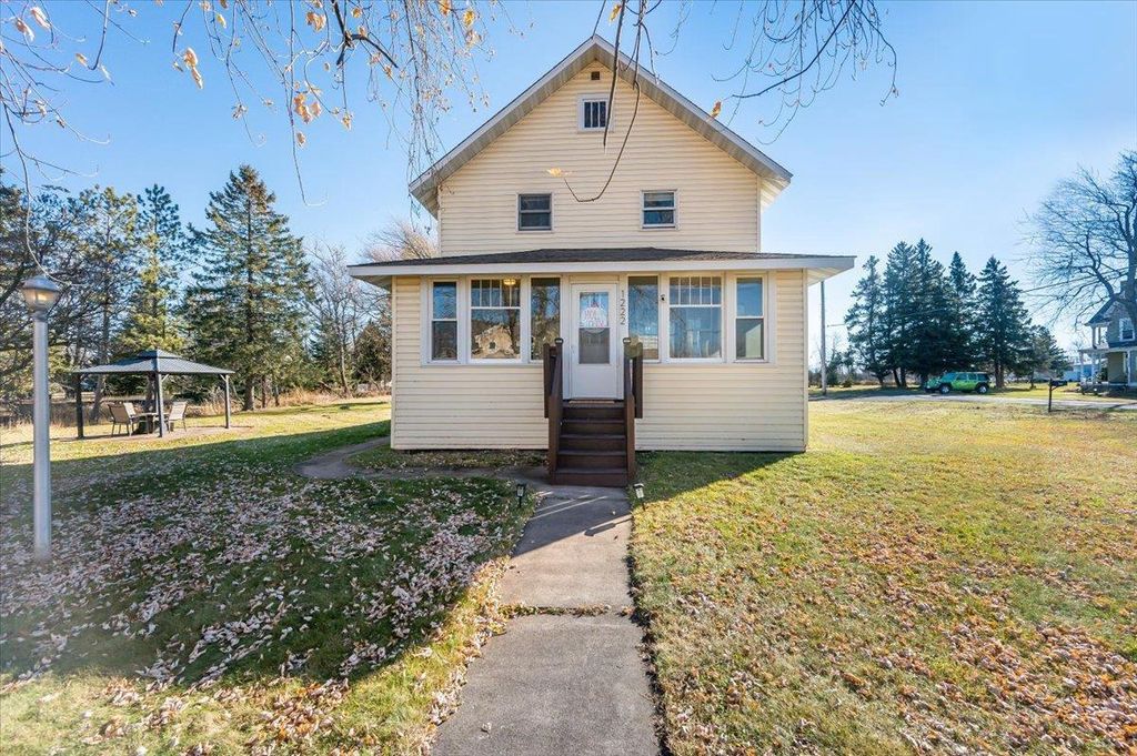 Photo of 1222 22nd Ave E Ave, Superior, WI 54880 (MLS # 6122936)