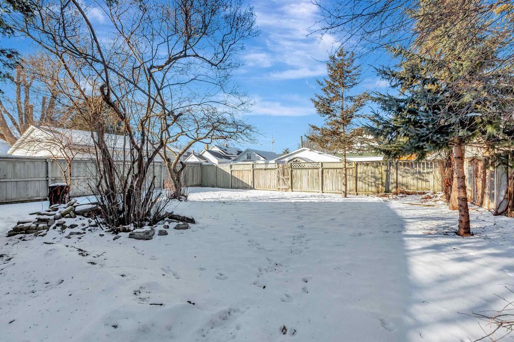 Photo of 236 W South Park AVENUE, Oshkosh, WI 54902 (MLS # 50320613)