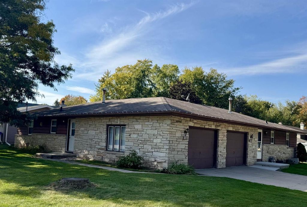 Photo of 1031 Melrose COURT, Kaukauna, WI 54130 (MLS # 50316085)