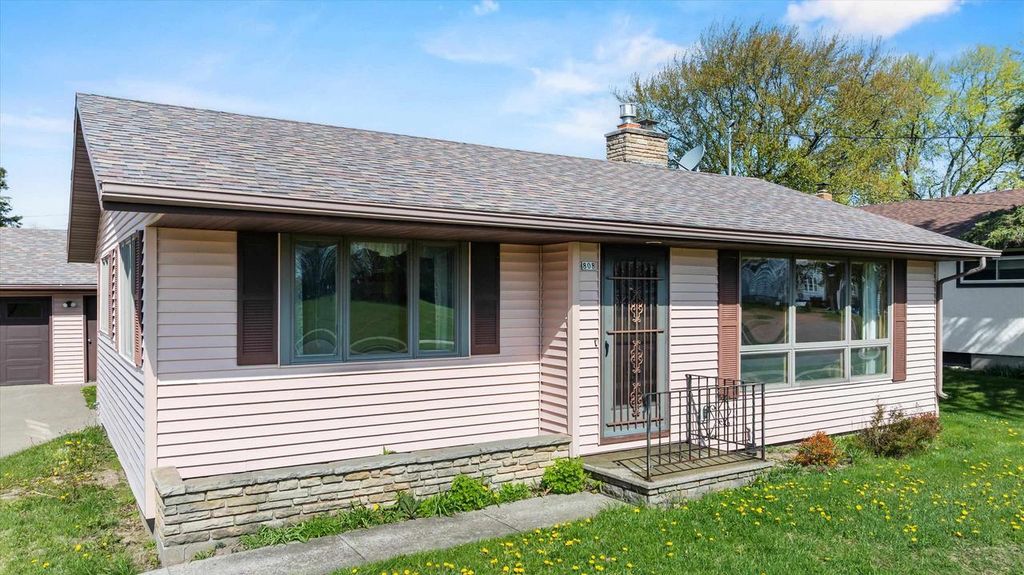 Photo of 808 N Walnut AVENUE, Marshfield, WI 54449 (MLS # 22601971)