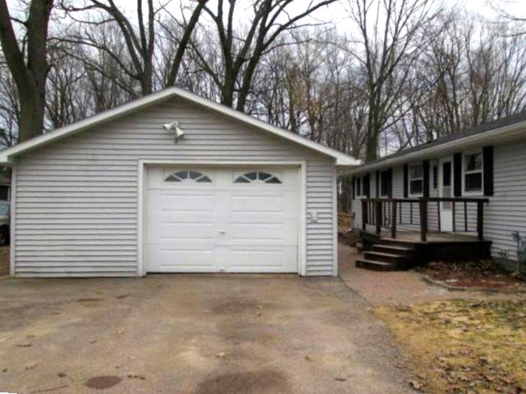 Photo of 225 Case AVENUE, Junction City, WI 54443 (MLS # 22601651)