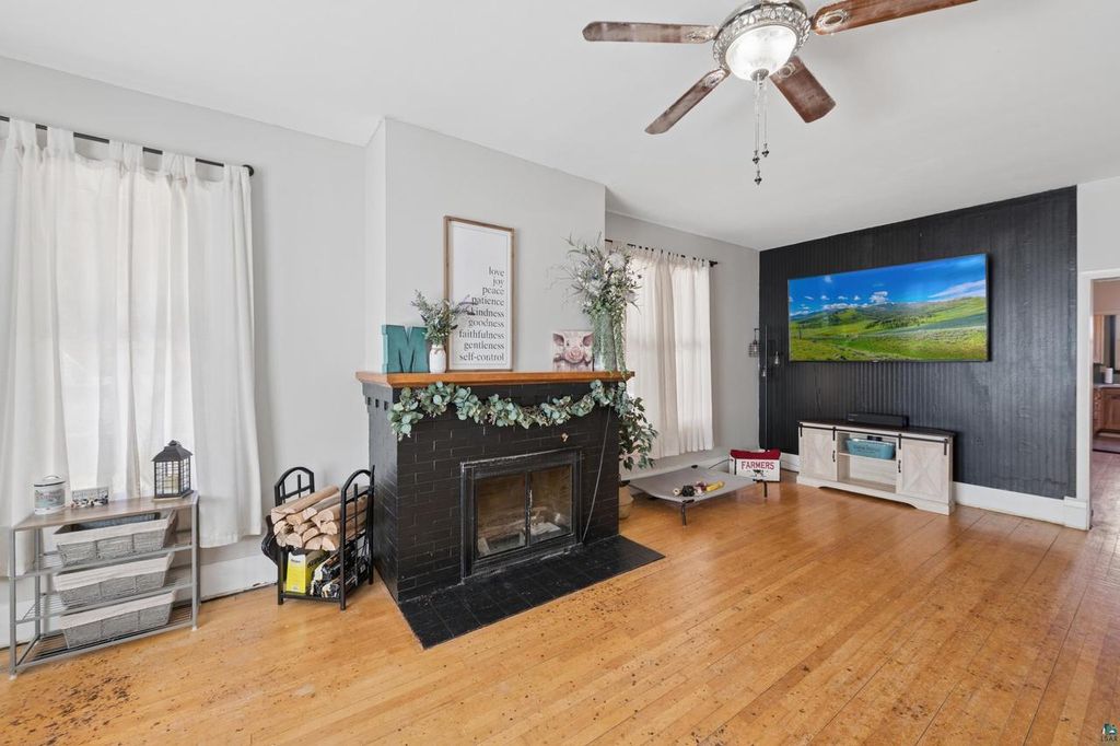 Photo of 1009 Main St W St, Ashland, WI 54806 (MLS # 6124924)