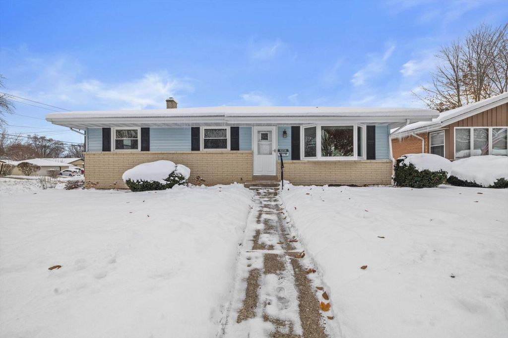 Photo of 8003 49th AVENUE, Kenosha, WI 53142 (MLS # 1944470)