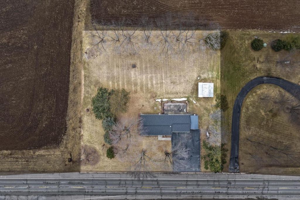 Photo of W3866 County Rd S Rd, Appleton, WI 54913 (MLS # 50321866)