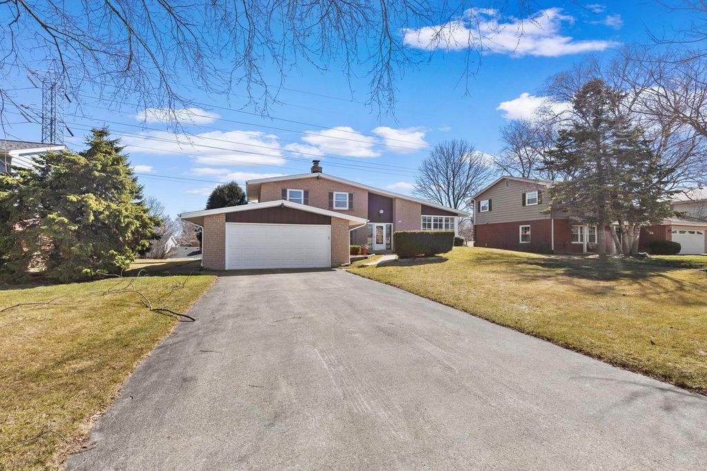 Photo of 2744 N Park DRIVE, Wauwatosa, WI 53222 (MLS # 1955184)