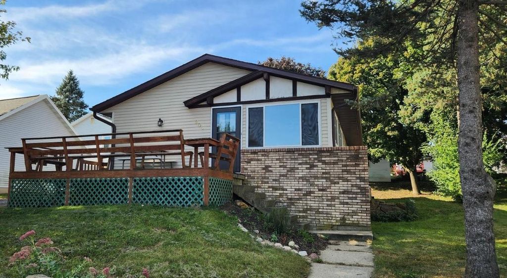 Photo of 206 S Garfield STREET, Barneveld, WI 53507 (MLS # 2009632)