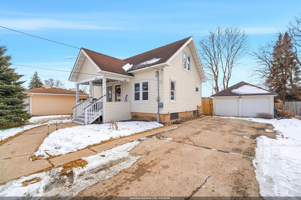 Photo of 250 W Caroline STREET, Markesan, WI 53946 (MLS # 50321356)